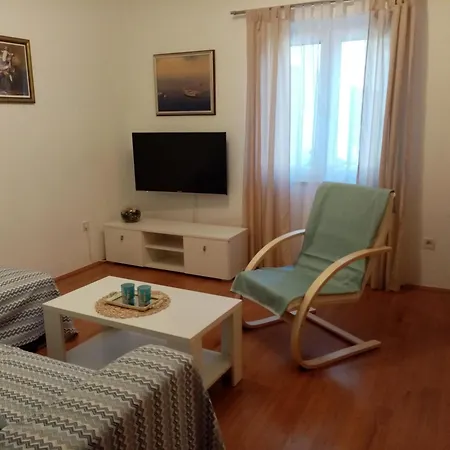 Tihana-Ground Floor With Large Terrace Makarska Exterior photo